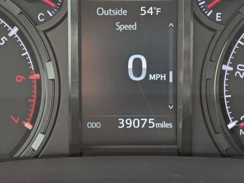 Used 2022 Toyota 4Runner SR5 AWD/4WD image 11
