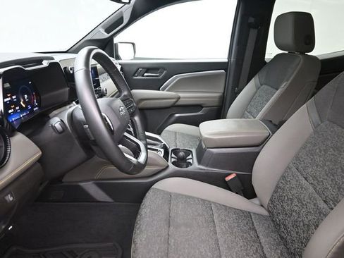 Used 2024 Chevrolet Colorado ZR2 AWD/4WD image 16