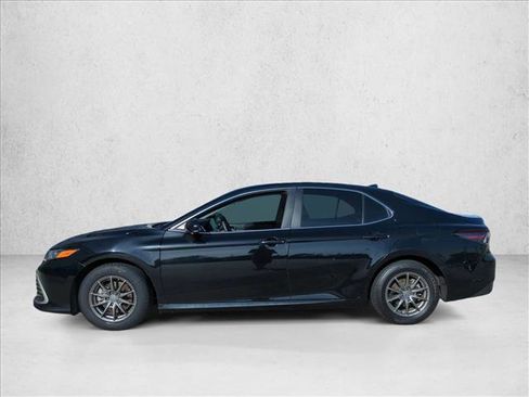 Used 2023 Toyota Camry LE image 8