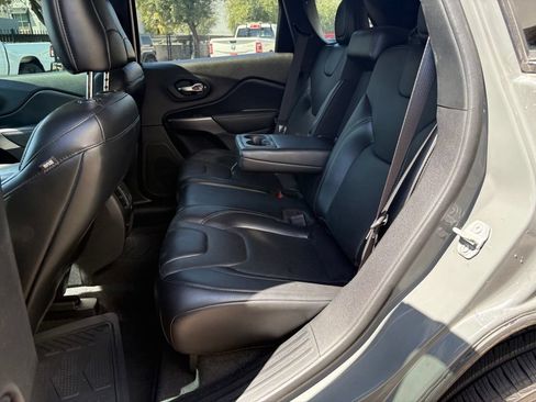 Used 2020 Jeep Cherokee Limited AWD/4WD image 10