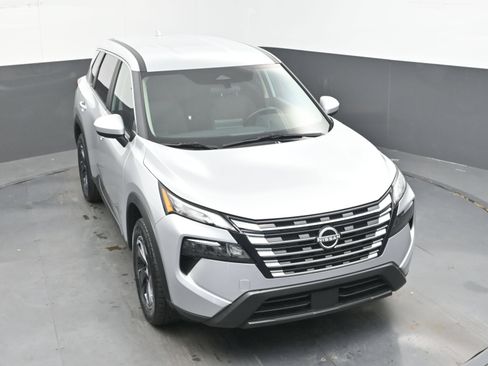 Used 2025 Nissan Rogue SV AWD/4WD image 29