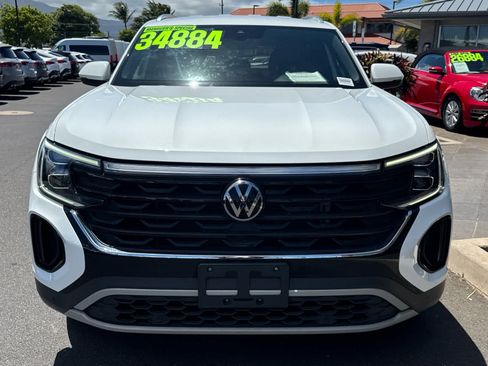 Used 2024 Volkswagen Atlas Cross Sport SE FWD image 2