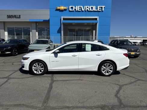 Used 2025 Chevrolet Malibu LT FWD image 2