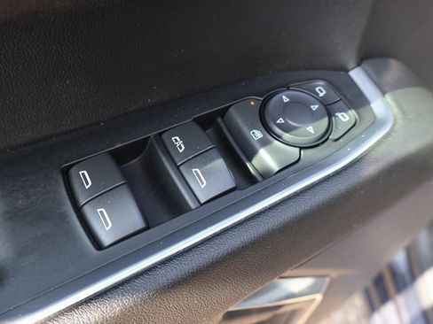 Used 2023 Chevrolet Silverado 1500 LT AWD/4WD image 32