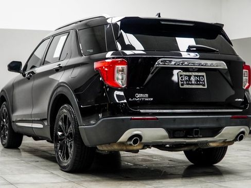 Used 2022 Ford Explorer Limited w/ Equipment Group 301A image 12