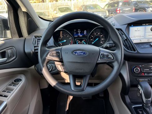 Certified 2019 Ford Escape SE FWD image 22