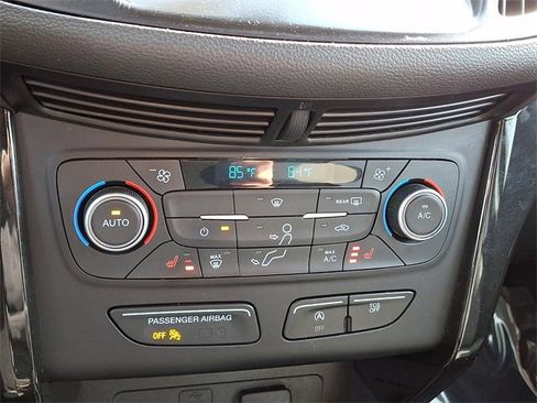 Certified 2018 Ford Escape SE w/ SE Sport Appearance Package image 13