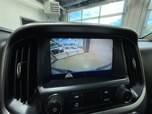 Used 2022 Chevrolet Colorado LT w/ Fleet Safety Package RWD image 19