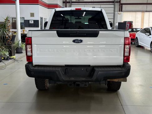 Used 2022 Ford F250 XL w/ Power Equipment Group AWD/4WD image 3