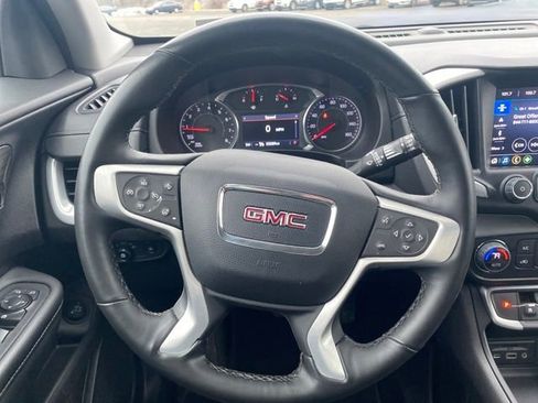Used 2024 GMC Terrain SLT image 8