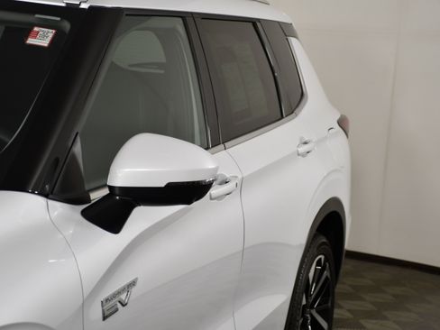 Used 2025 Mitsubishi Outlander SEL image 13