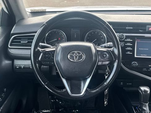 Used 2019 Toyota Camry SE image 12