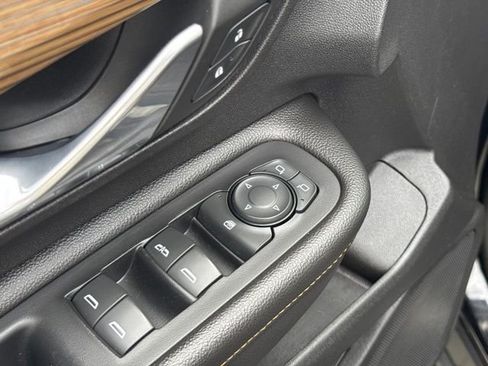 Used 2019 GMC Terrain SLE w/ Driver Convenience Package AWD/4WD image 17