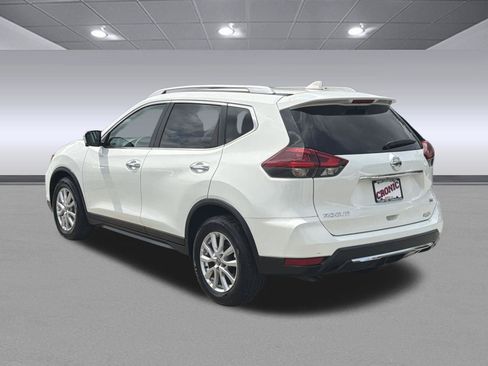 Used 2018 Nissan Rogue SV w/ Premium Package FWD image 5