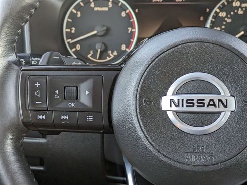 Used 2021 Nissan Rogue SL image 18