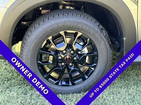 New 2026 Nissan Armada PRO-4X AWD/4WD image 17