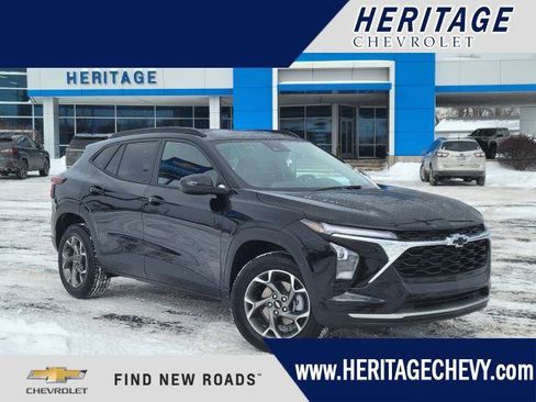 Used 2024 Chevrolet Trax LT w/ Driver Confidence Package image 1