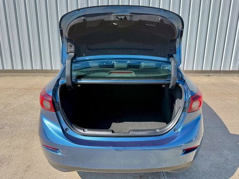 Used 2018 MAZDA MAZDA3 Sport FWD image 16