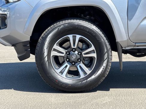 Used 2019 Toyota Tacoma TRD Sport w/ Technology Package RWD image 23