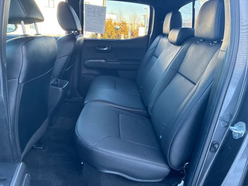 Used 2023 Toyota Tacoma TRD Off-Road image 13