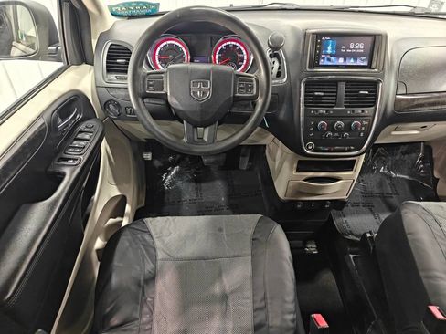 Used 2012 Dodge Grand Caravan SXT FWD image 4