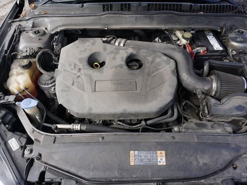 Used 2014 Ford Fusion SE w/ Equipment Group 202A image 8