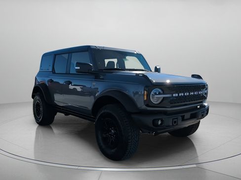 New 2025 Ford Bronco Badlands image 2