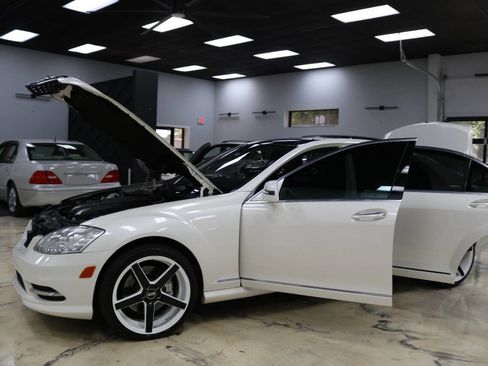 Used 2013 Mercedes-Benz S 550 4MATIC w/ Sport Pkg image 68