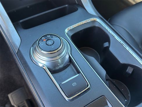 Used 2017 Ford Fusion SE w/ Equipment Group 201A image 17