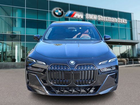 New 2026 BMW i7 xDrive60 image 2