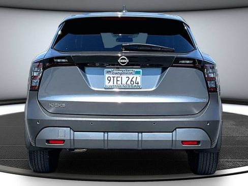 Certified 2025 Nissan Kicks SV FWD image 5