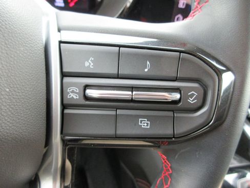 Certified 2024 Chevrolet Colorado Z71 w/ Z71 Convenience Package 2 AWD/4WD image 28