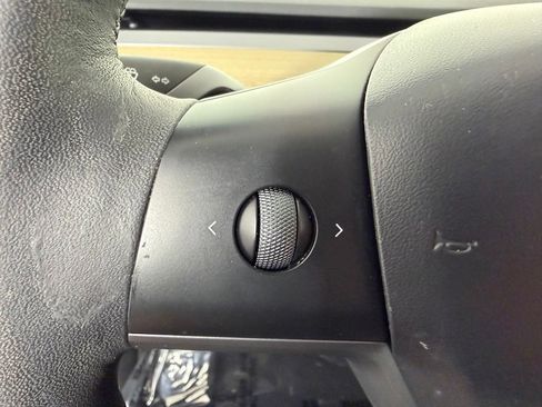 Used 2023 Tesla Model Y Performance AWD/4WD image 22