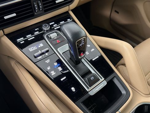 Certified 2023 Porsche Cayenne AWD/4WD image 16