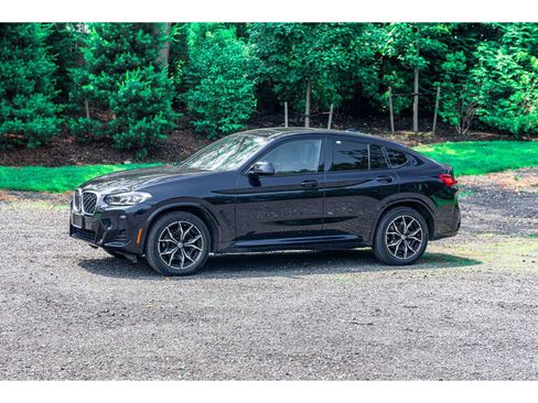 Used 2022 BMW X4 xDrive30i w/ M Sport Package 2 AWD/4WD image 2