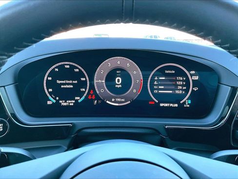 New 2025 Porsche Cayenne GTS image 25