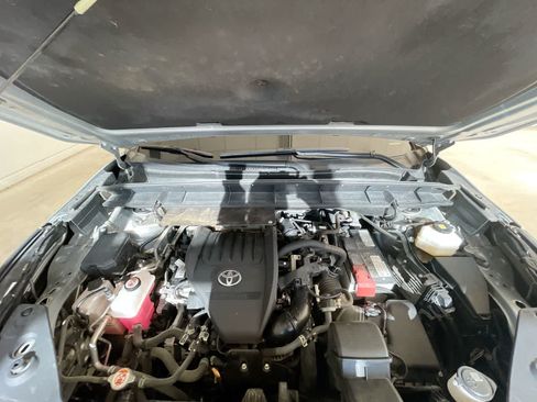 Used 2023 Toyota Highlander XLE AWD/4WD image 27