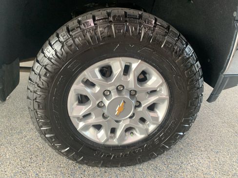 Used 2023 Chevrolet Silverado 2500 LTZ AWD/4WD image 35