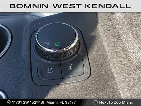 Used 2022 Chevrolet Traverse RS image 33