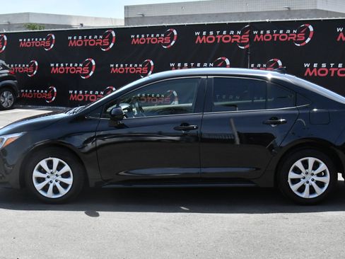 Used 2025 Toyota Corolla LE w/ Convenience Package FWD image 4