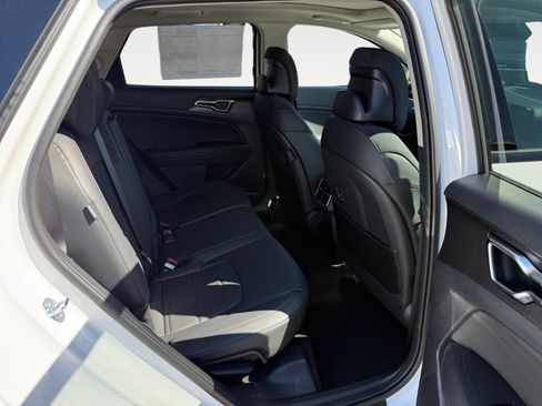 New 2026 Kia Sportage SX FWD image 18