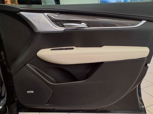 Certified 2025 Cadillac XT5 Sportv AWD/4WD image 12