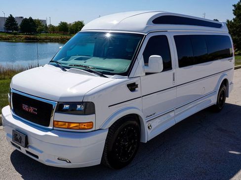 Used 2023 GMC Savana 2500 Extended image 27