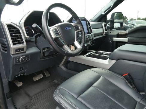 Used 2022 Ford F250 Lariat w/ Black Appearance Package AWD/4WD image 22