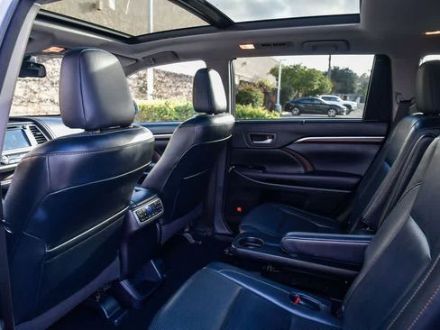 Used 2015 Toyota Highlander Limited Platinum image 19