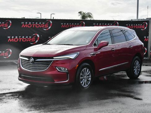 Used 2024 Buick Enclave Premium image 3