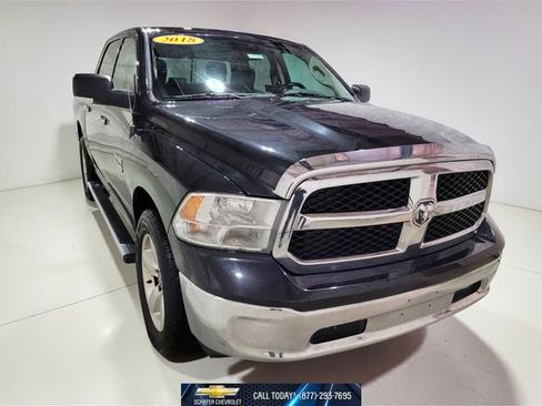 Used 2018 RAM 1500 Classic SLT w/ Luxury Group image 7