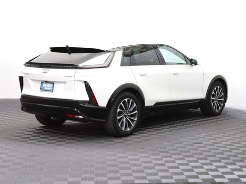 Used 2024 Cadillac Lyriq Sport AWD/4WD image 9