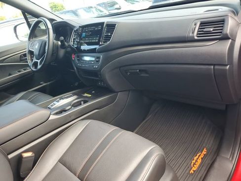 Used 2024 Honda Passport TrailSport image 11