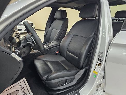 Used 2013 BMW 550i Sedan image 17